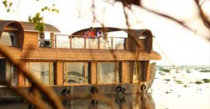 Enjoy a house boat cruise with Best Exotic Tours